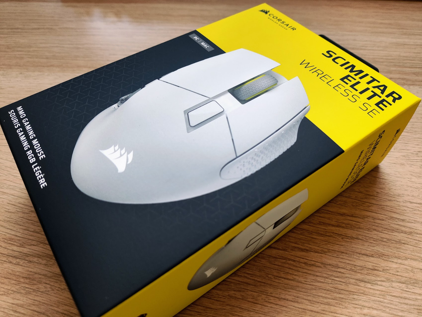 Recenzja Corsair SCIMITAR ELITE WIRELESS SE. Do grania, pracy i